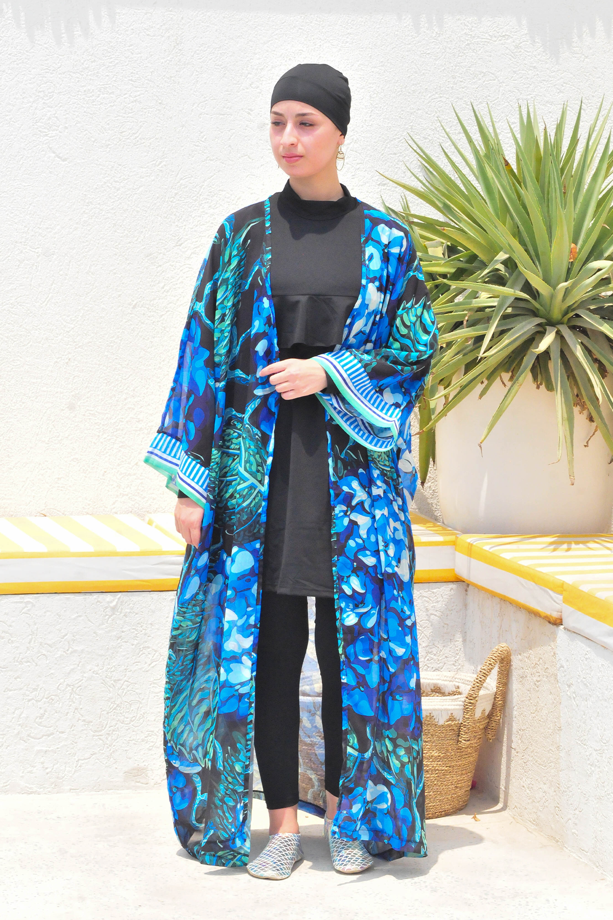 Blue Floral and Leaf Pattern Kimono