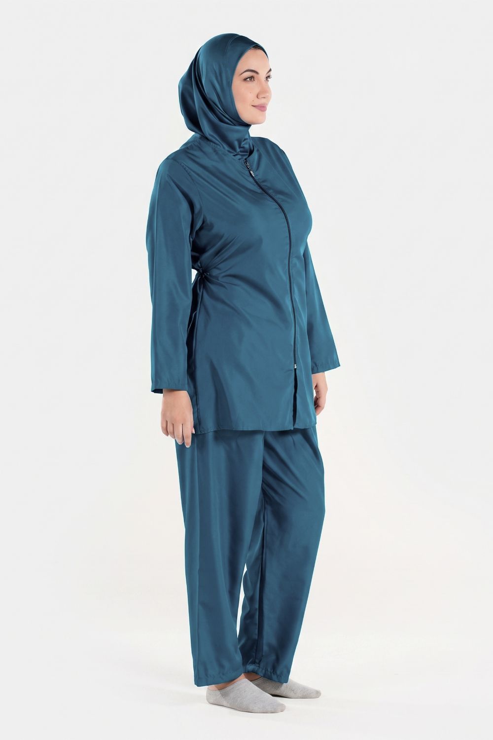 BAE Modest women's burkini swimwear with full sleeves and hijab in solid color, available in sizes S to 2XL.